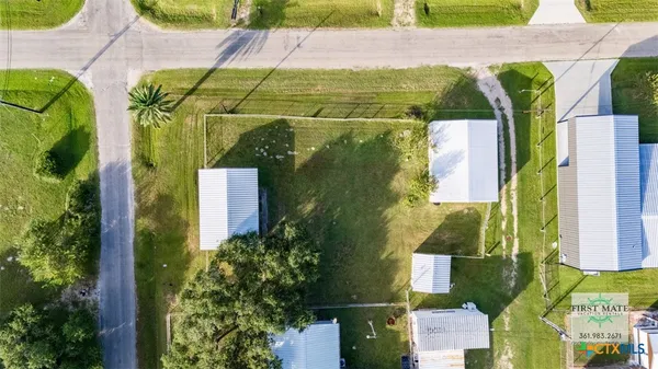 $220,000 | 1410 West Jefferson St Port, Port O'Connor, TX 77982