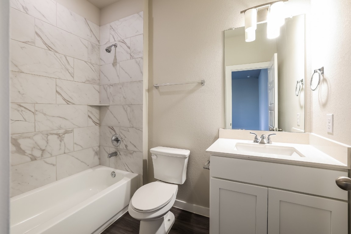 18519 Centro Row Conroe, TX 77385 - Photo 14 of 18