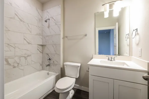 $1,985 | 18519 Centro Row, Conroe, TX 77385