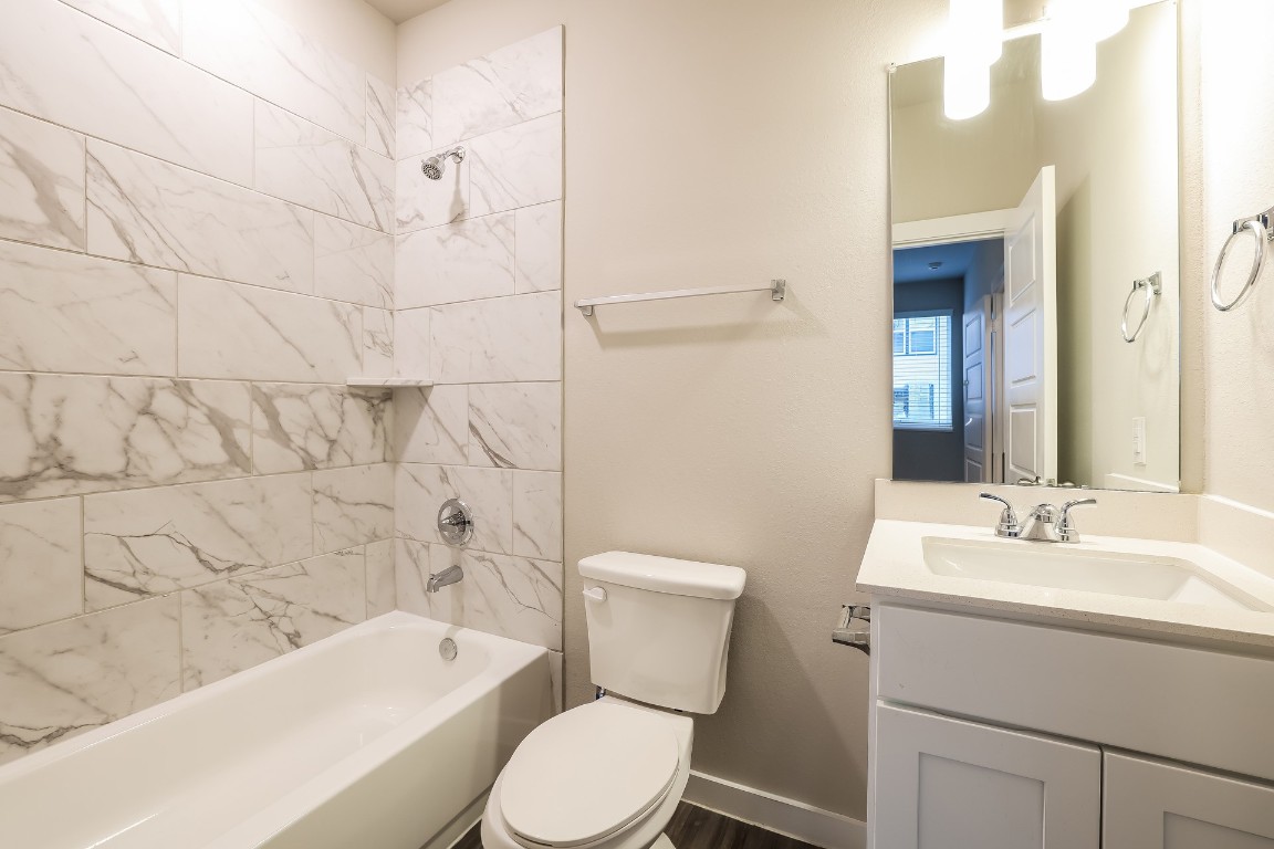 18519 Centro Row Conroe, TX 77385 - Photo 15 of 18