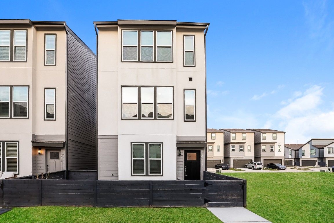 18519 Centro Row Conroe, TX 77385 - Photo 18 of 18