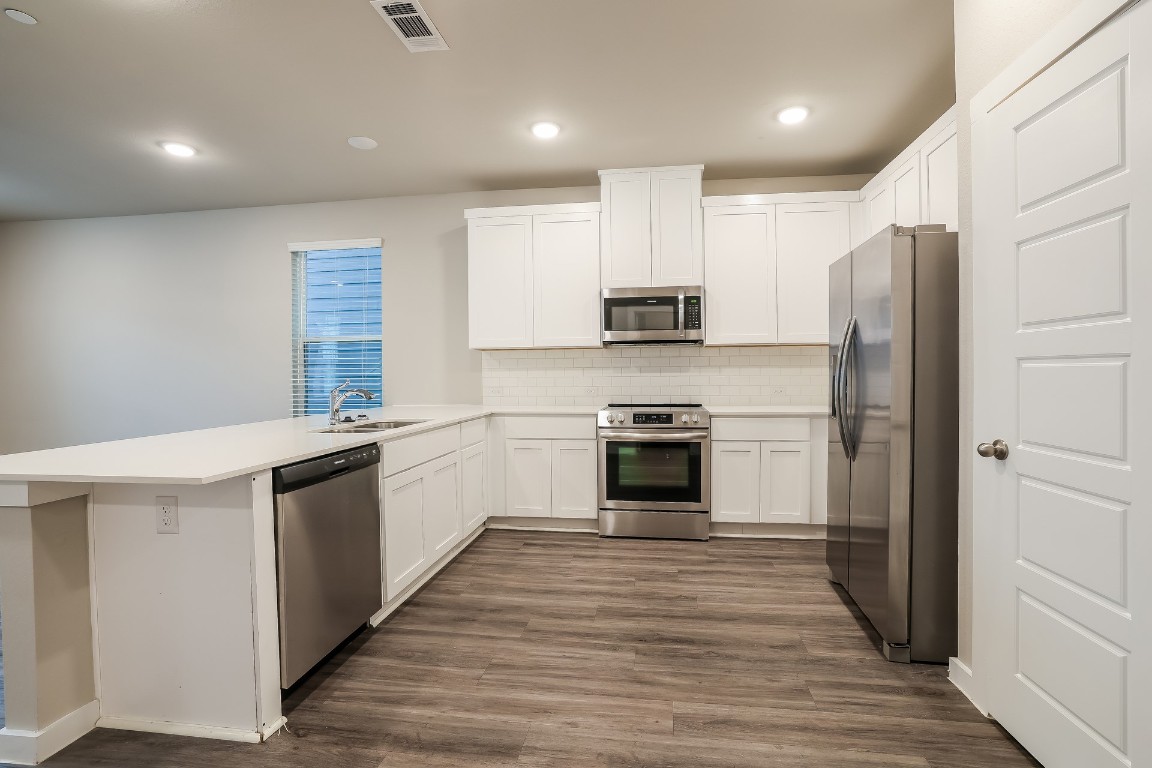 18519 Centro Row Conroe, TX 77385 - Photo 4 of 18