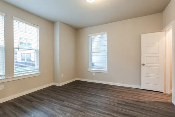 $1,985 | 18519 Centro Row, Conroe, TX 77385
