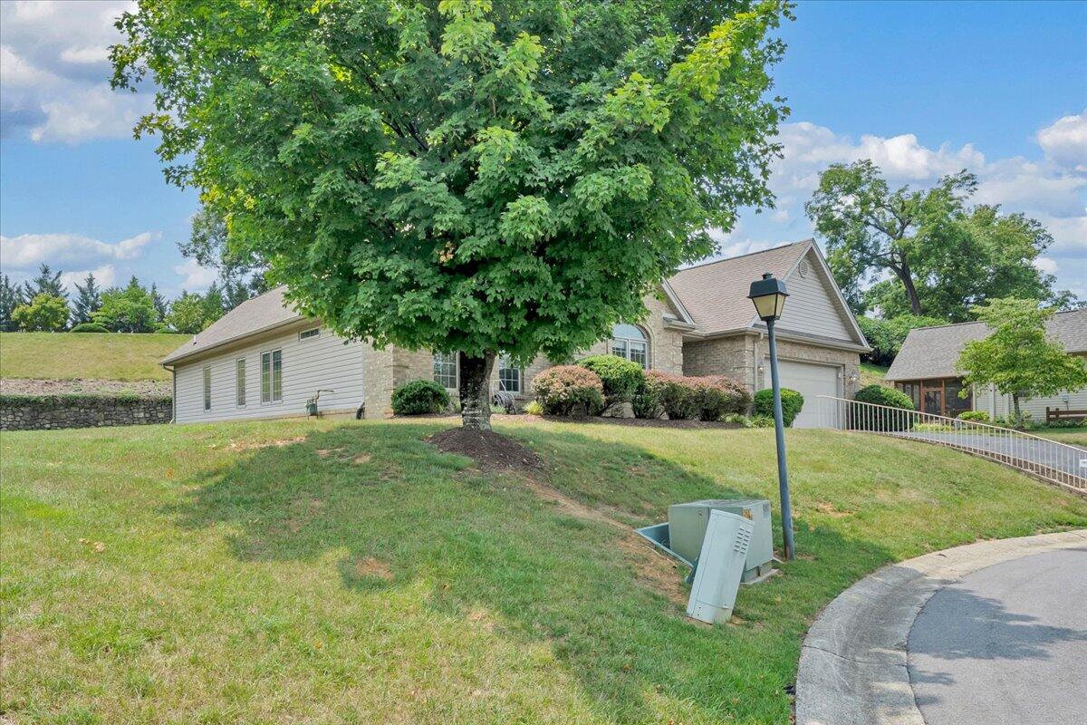 2512 Oak Ridge Lane Salem, VA 24153 - Photo 43 of 49 45-MIB03164-R5A