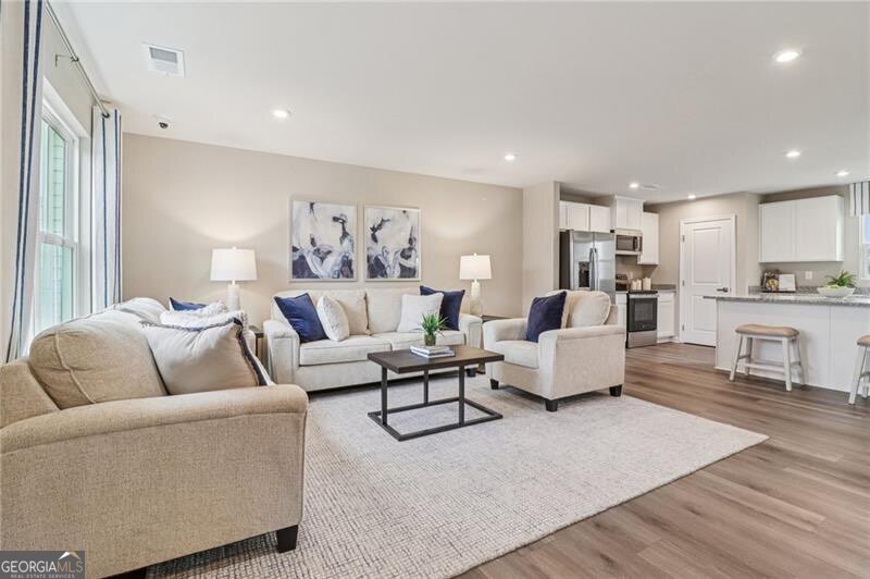 6643 Red Oak Way Stone Mountain, GA 30087 - Photo 2 of 31