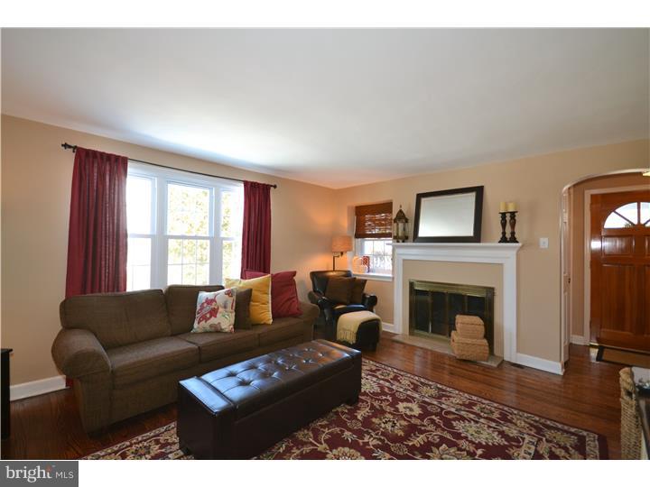 1302 Church Road Oreland, PA 19075 - Photo 4 of 25 Living Room