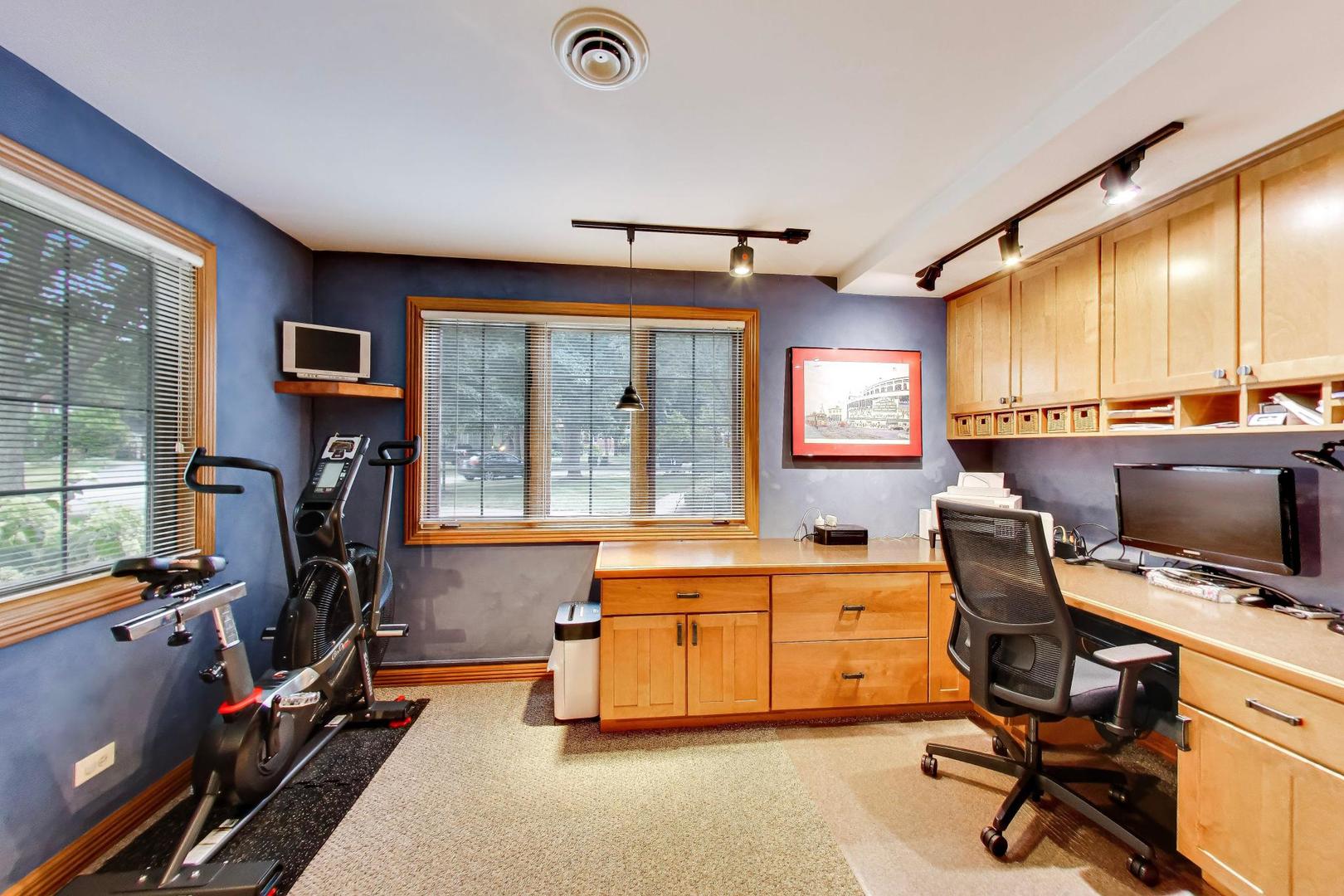 220 Northwood Road Riverside, IL 60546 - Photo 9 of 79 Gallery Image 9