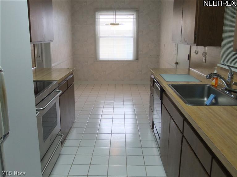1096 Blanchester Road Lyndhurst, OH 44124 - Photo 4 of 6