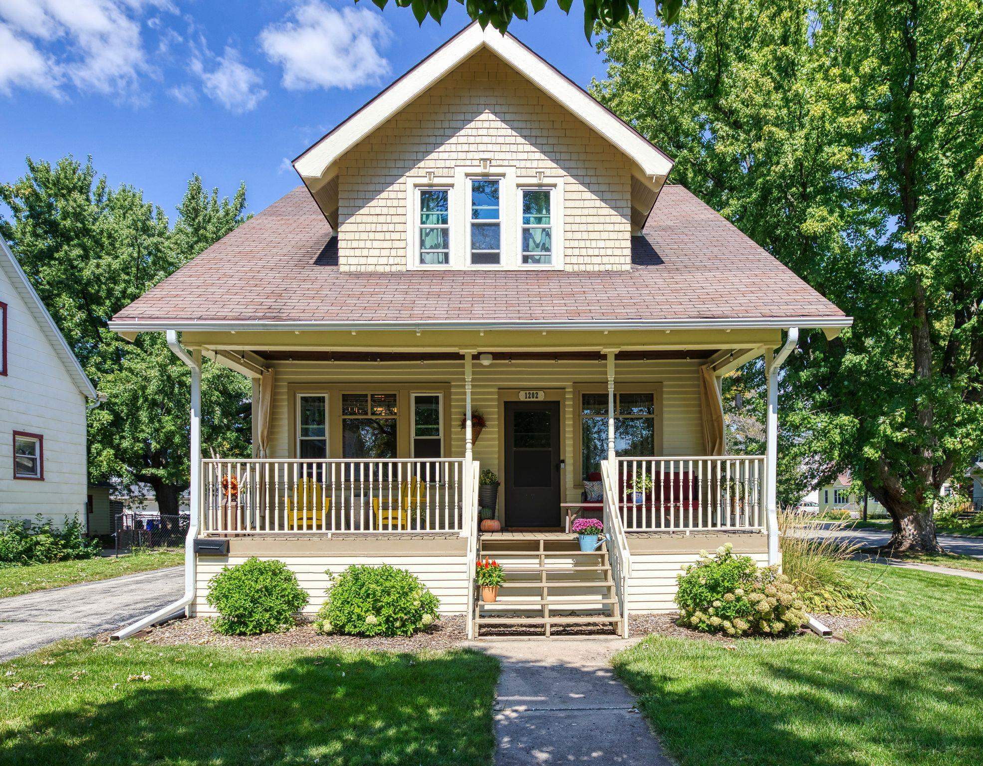 1202 West Lawrence Street Appleton, WI 54914 - Photo 1 of 1 Gallery Image 1