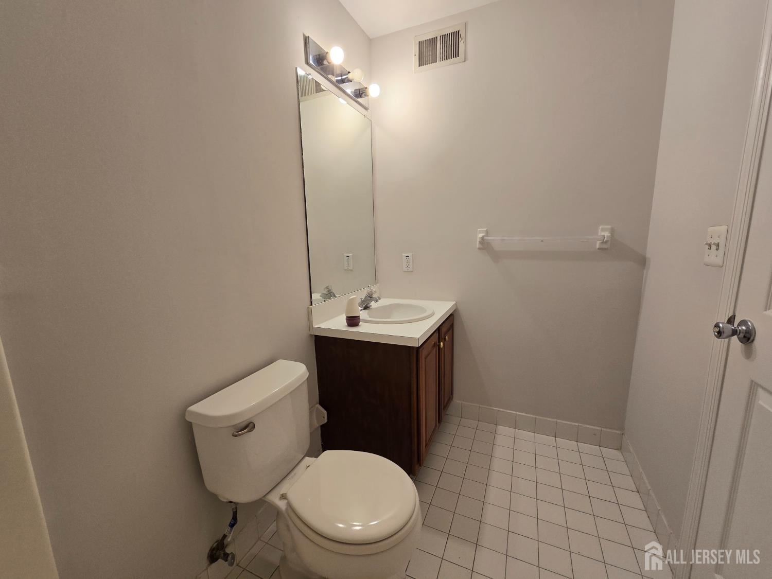 55 Andover Way Hamilton, NJ 08610 - Photo 21 of 23 Gallery Image 21
