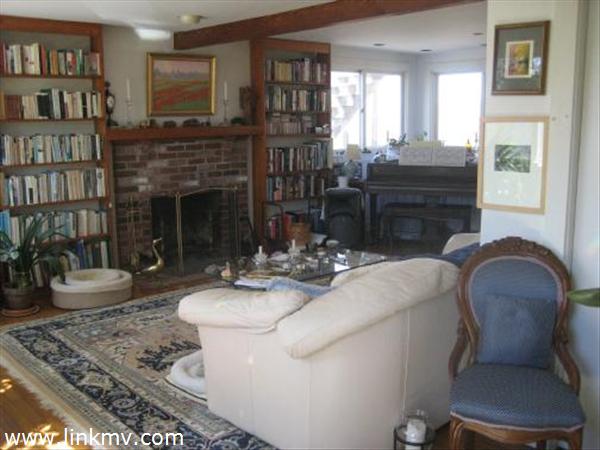 53 State Road Aquinnah, MA 02535 - Photo 6 of 13 http://d1qzqeyxiitrap.cloudfront.net/photos/20974/600/02f28d10.jpg
