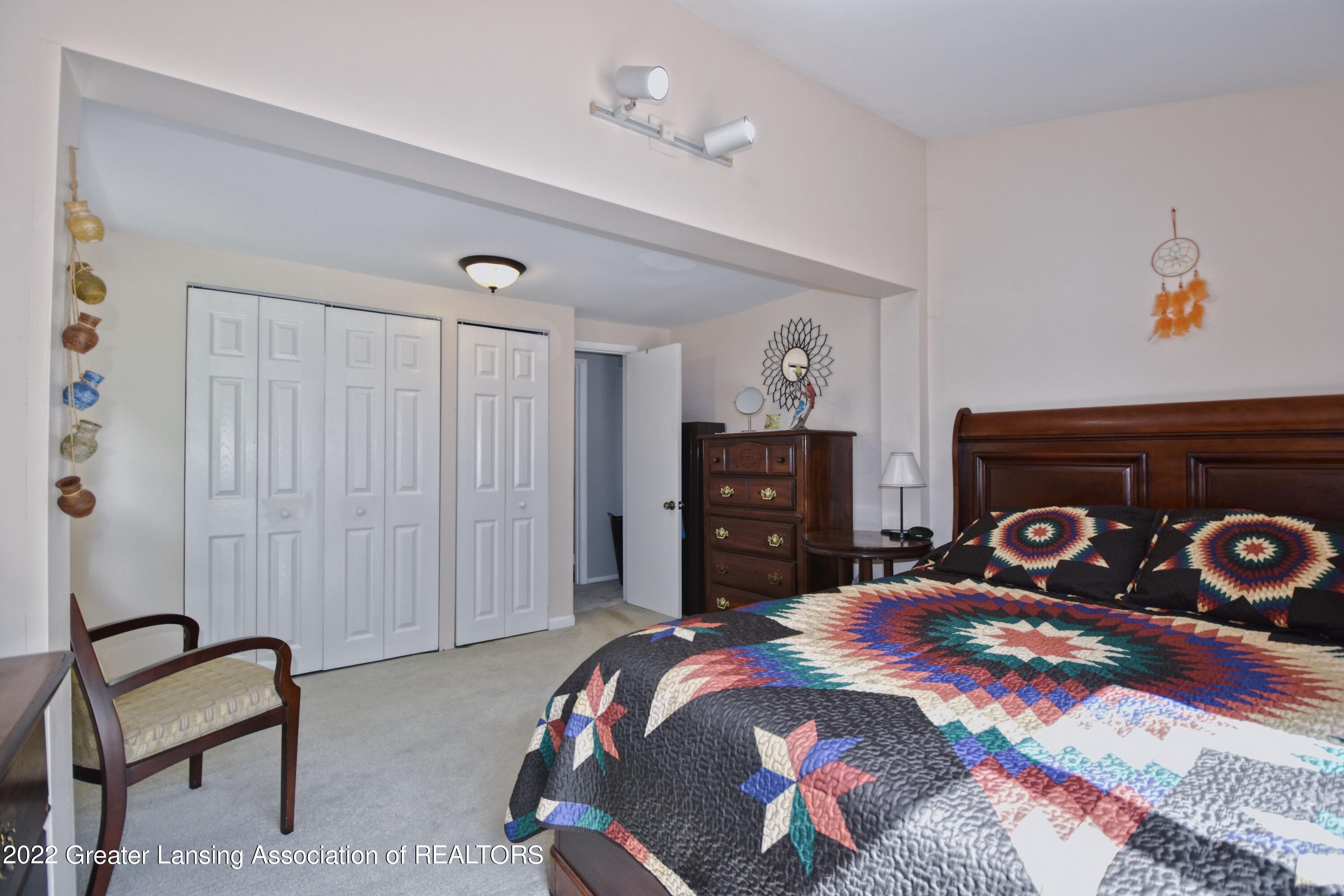 916 Grovenburg Road Holt, MI 48842 - Photo 20 of 45 35