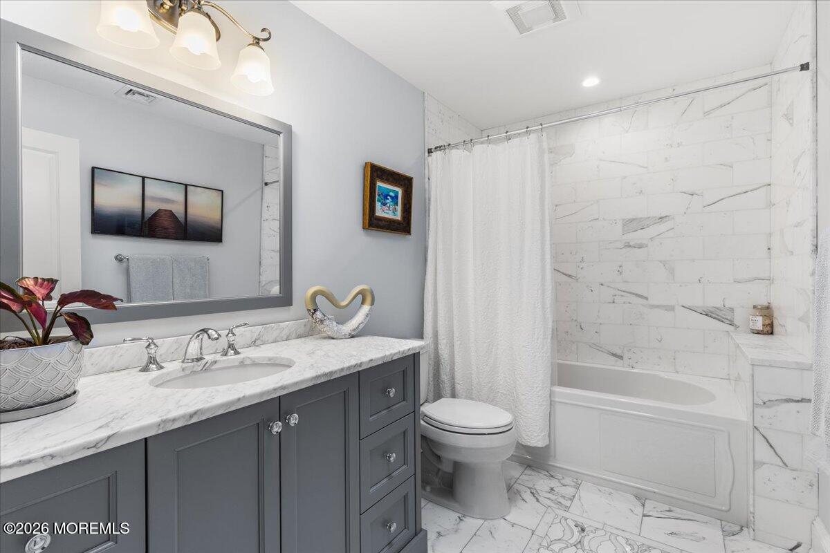 27 Fox Hill Road Middletown, NJ 07748 - Photo 41 of 51 Bathroom