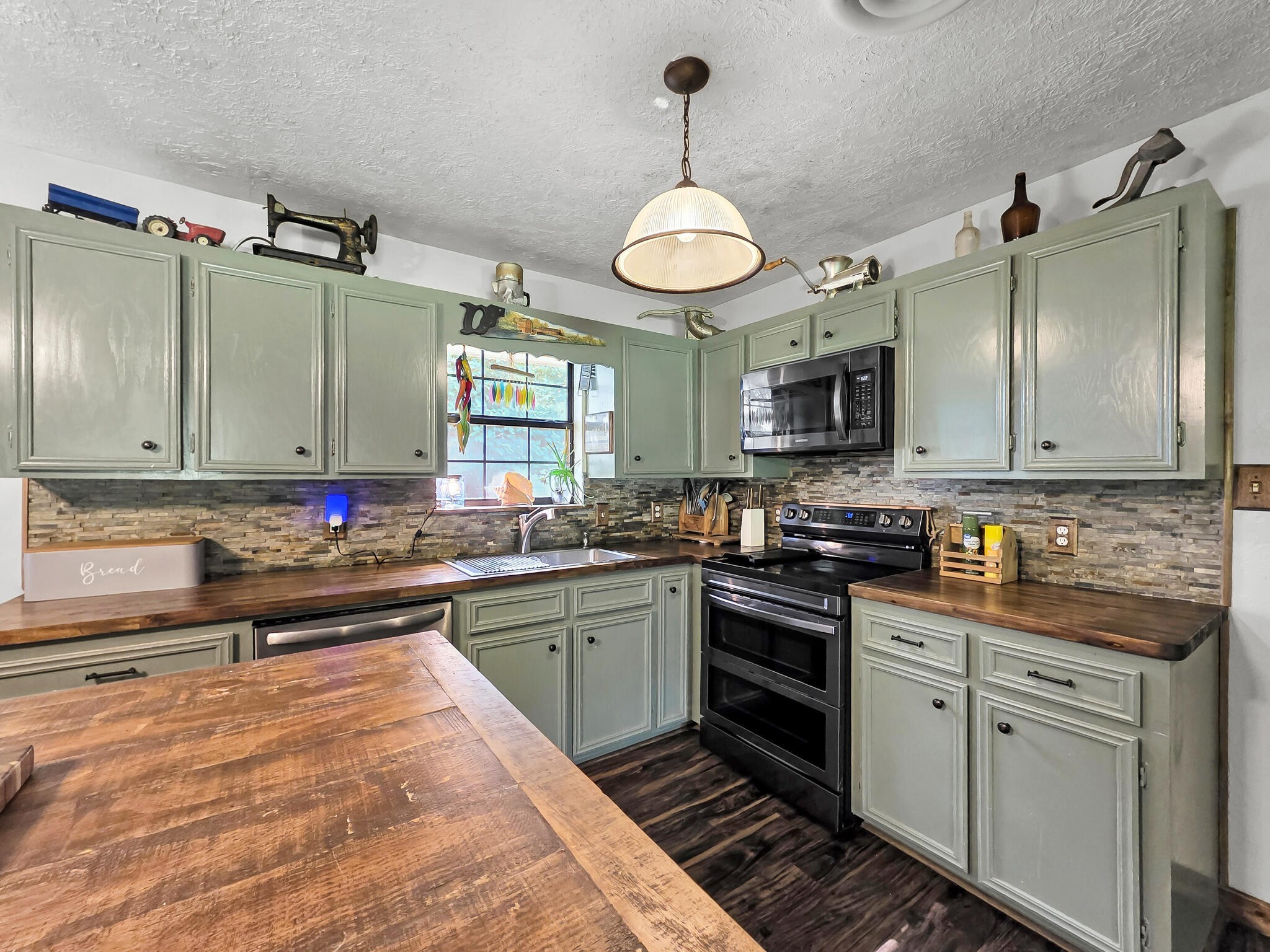 9378 Cocklebur Loop Silsbee, TX 77656 - Photo 20 of 40