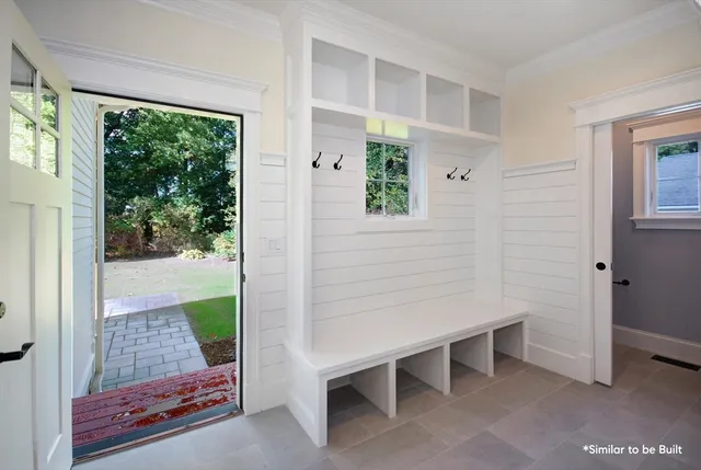 a room that has a bench in it