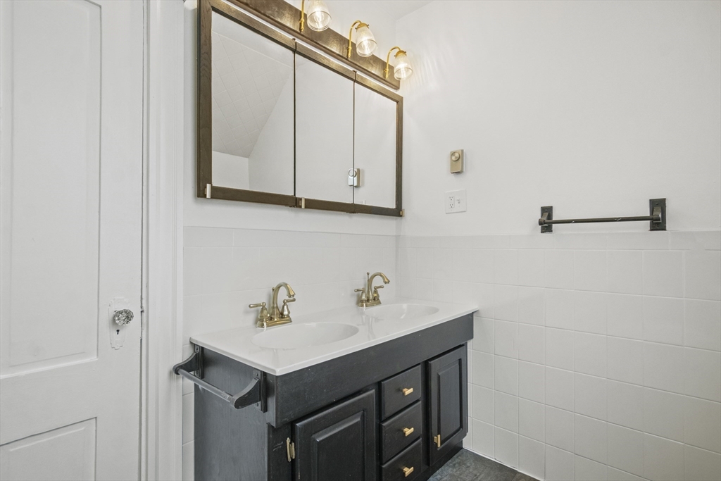 69 Hawthorne Street Lynn, MA 01902 - Photo 32 of 40