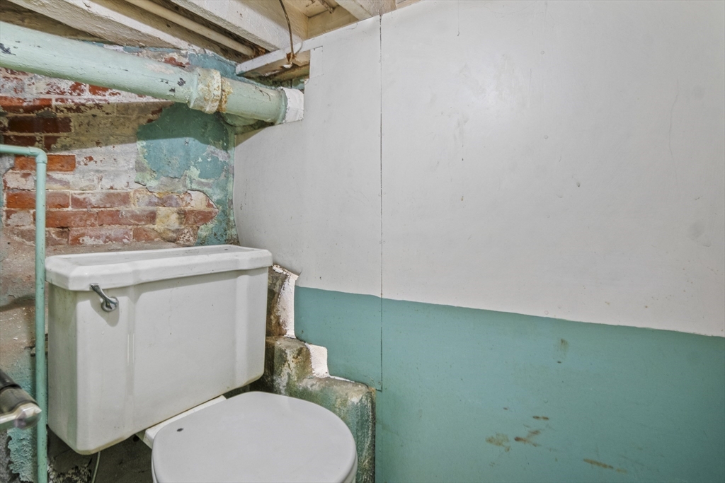 69 Hawthorne Street Lynn, MA 01902 - Photo 34 of 40