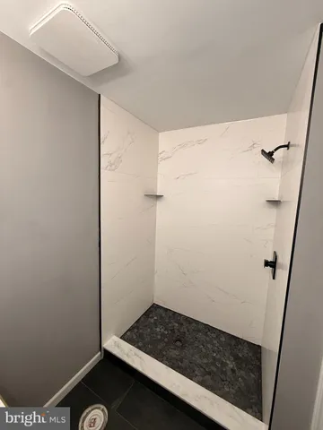 a view of utility room