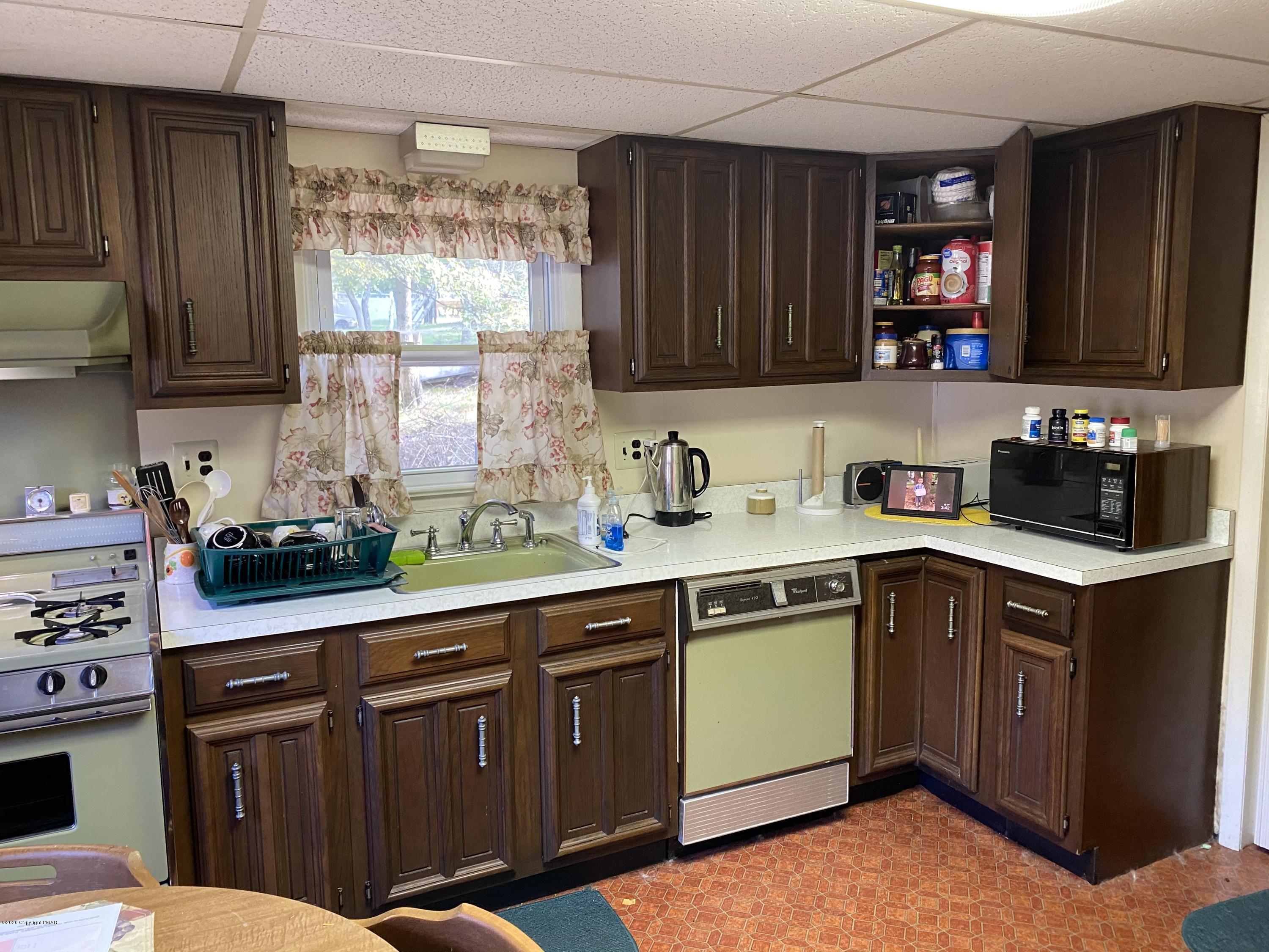 62 Short Ridge Road Albrightsville, PA 18210 - Photo 6 of 19 Kitchen