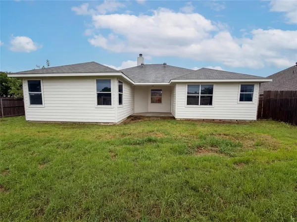 $275,000 | 1100 Whispering Meadows, Crowley, TX 76036