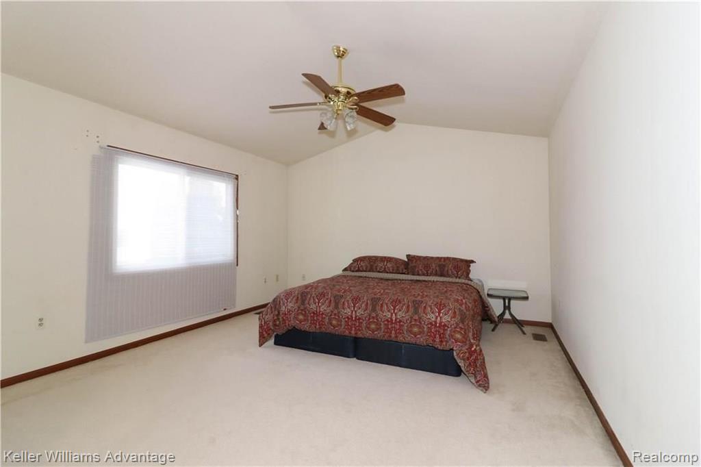 29643 English Way Novi, MI 48377 - Photo 14 of 32