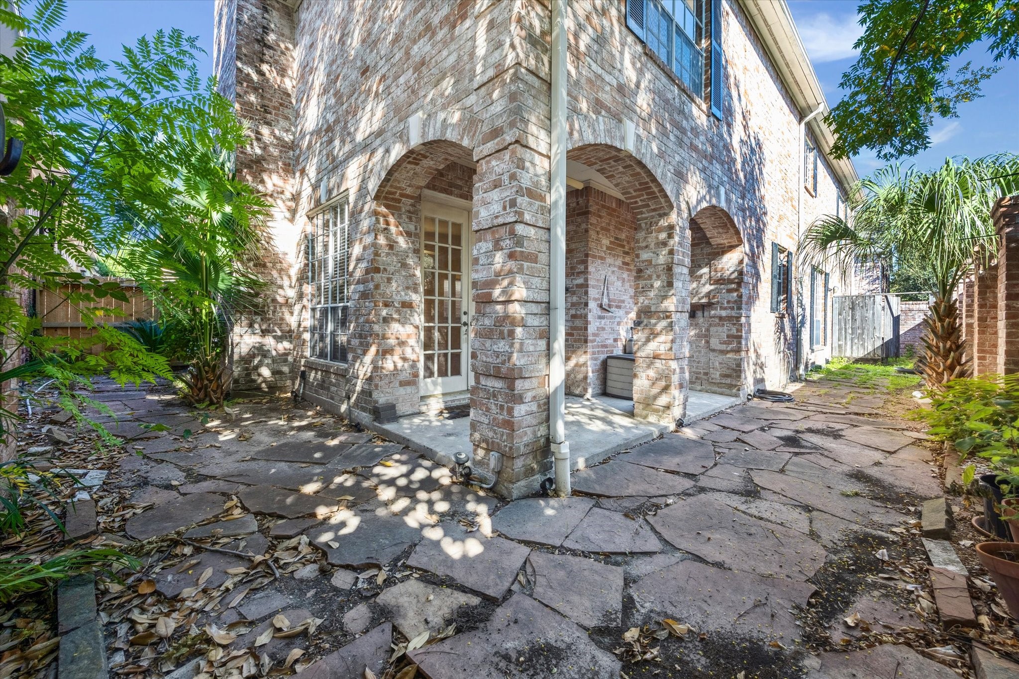 2410 Briar Ridge Drive Houston, TX 77057 - Photo 11 of 12 a view of entrance gate of house