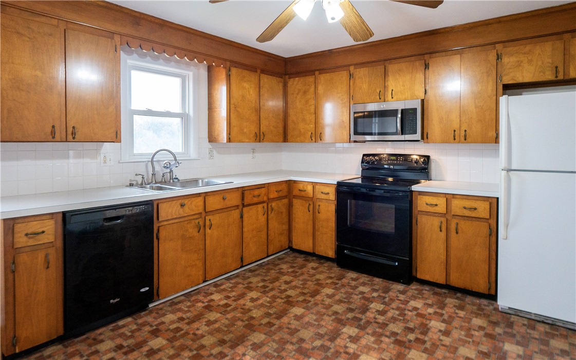 181 Valley Road Middletown, RI 02842 - Photo 12 of 43
