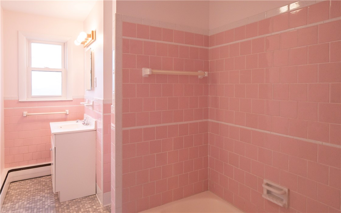 181 Valley Road Middletown, RI 02842 - Photo 16 of 43