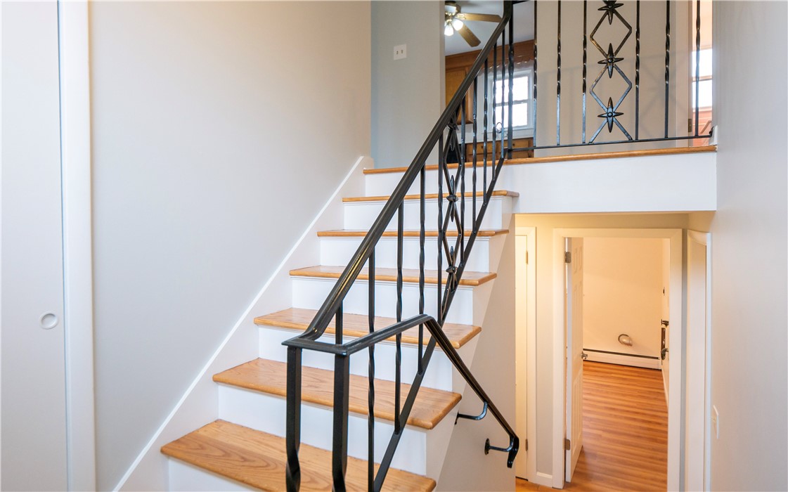 181 Valley Road Middletown, RI 02842 - Photo 4 of 43