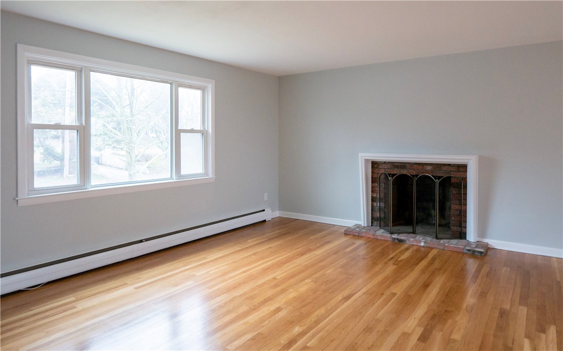 181 Valley Road Middletown, RI 02842 - Photo 5 of 43