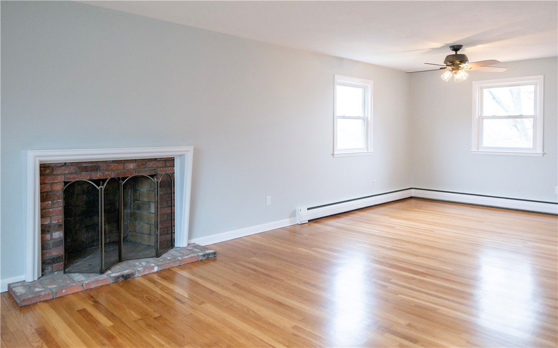 181 Valley Road Middletown, RI 02842 - Photo 8 of 43