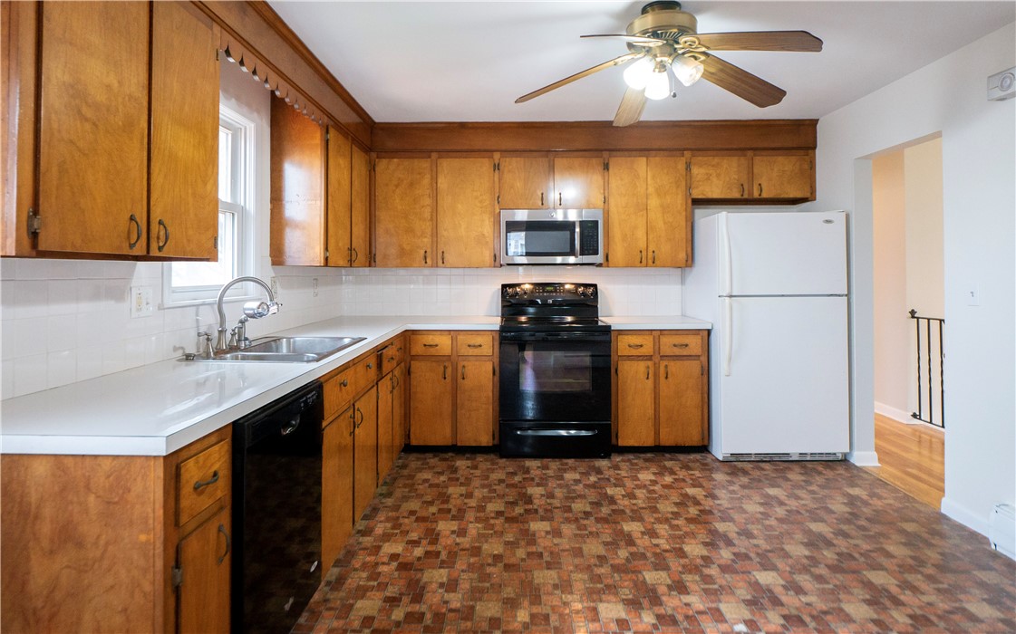 181 Valley Road Middletown, RI 02842 - Photo 10 of 43