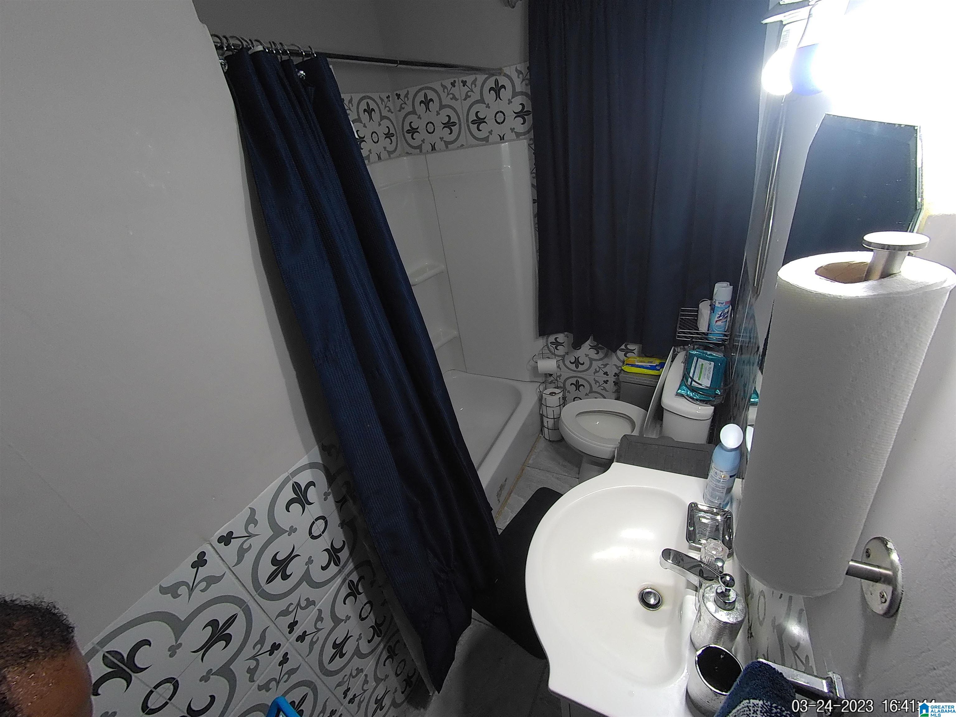 705 Center Place Southwest Birmingham, AL 35211 - Photo 17 of 30