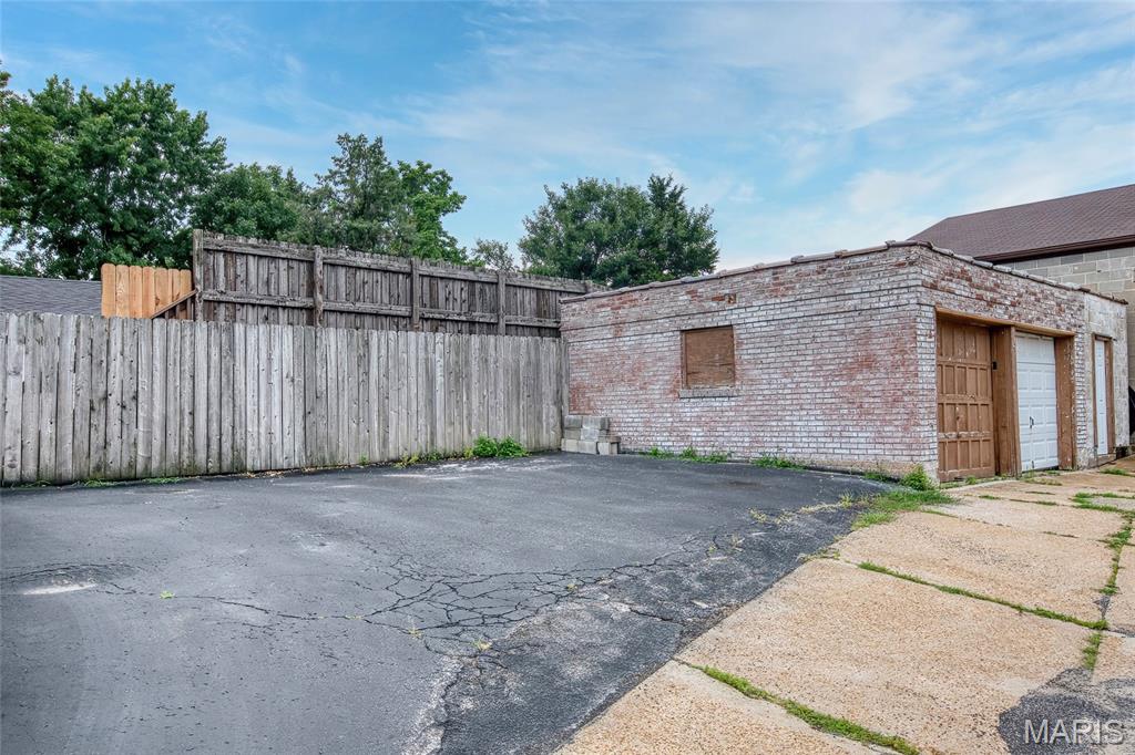 8910 Gravois Road Affton, MO 63123 - Photo 12 of 13