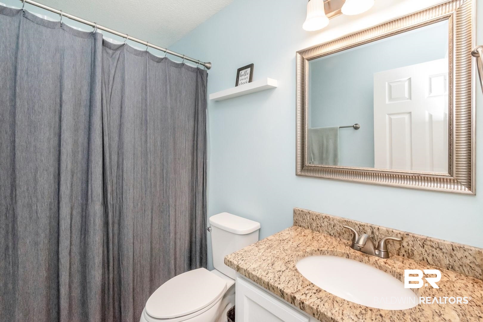 7718 Willard Court Theodore, AL 36582 - Photo 15 of 24 Hall Bathroom
