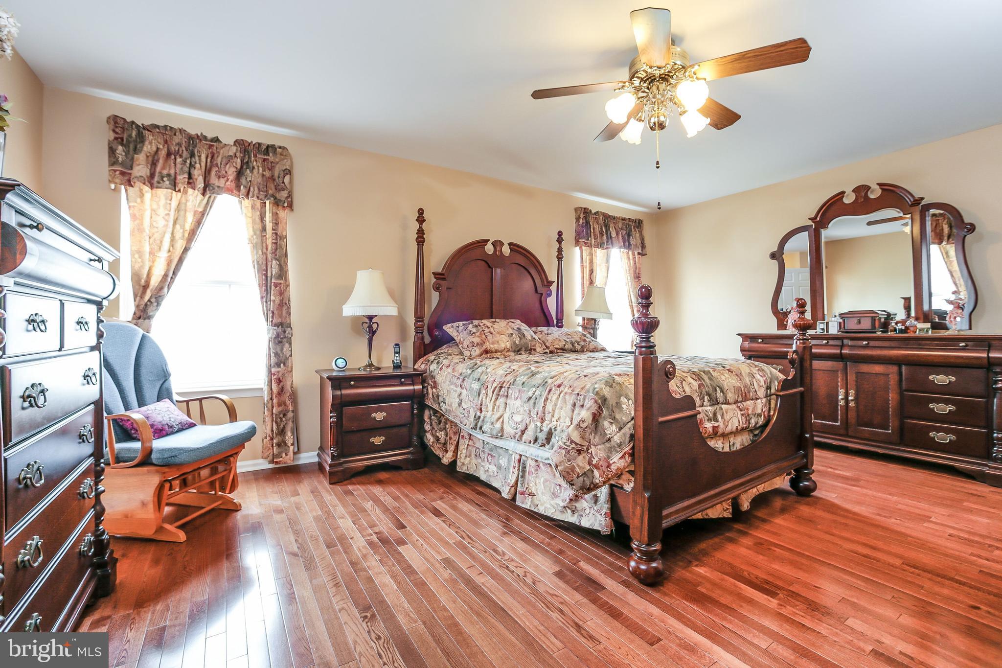 28 Normandy Road Marlton, NJ 08053 - Photo 16 of 35 Master Bedroom Suite with 2 walk-in closets