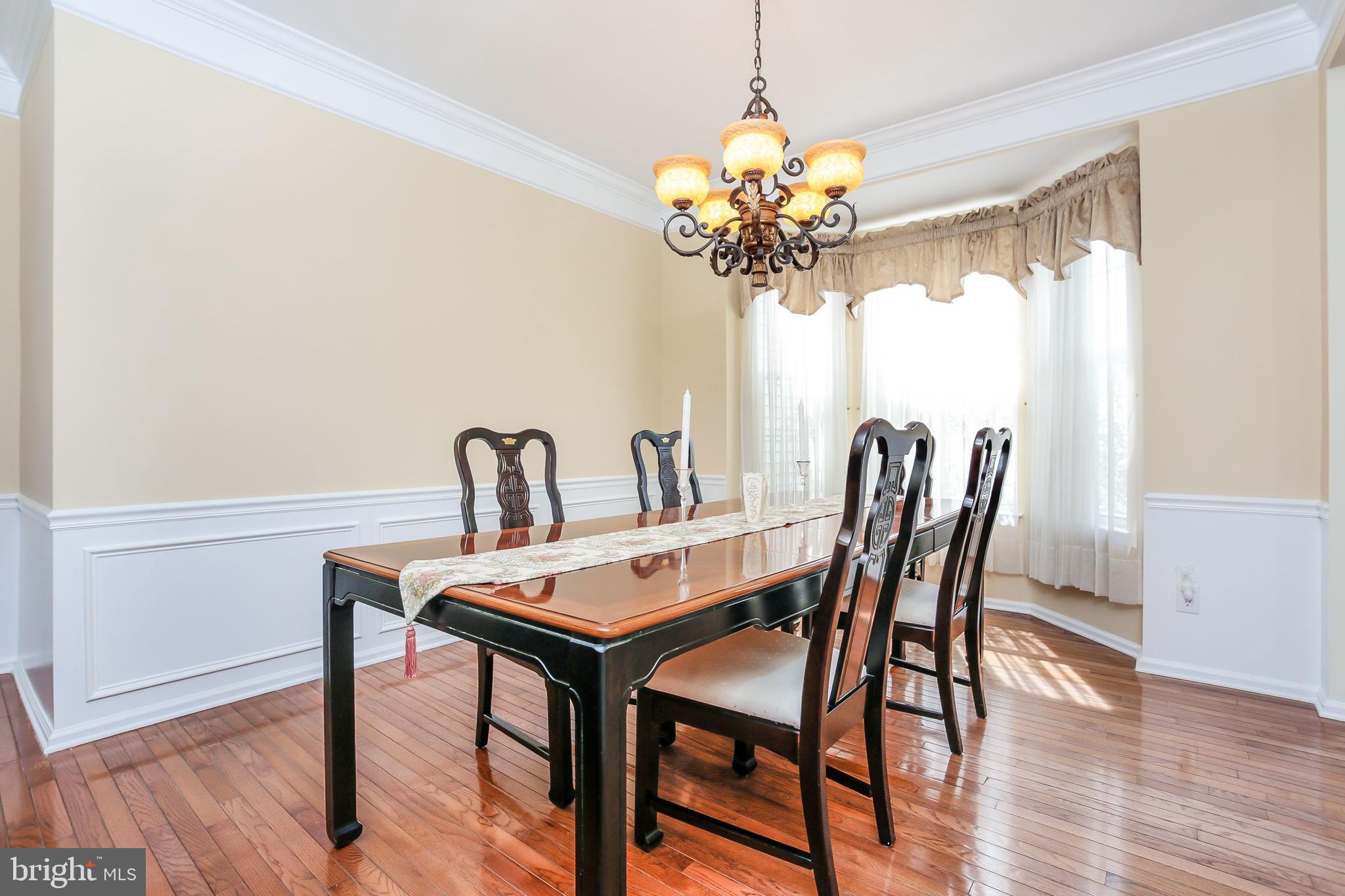 28 Normandy Road Marlton, NJ 08053 - Photo 5 of 35 Custom wide crown molding and trimwork