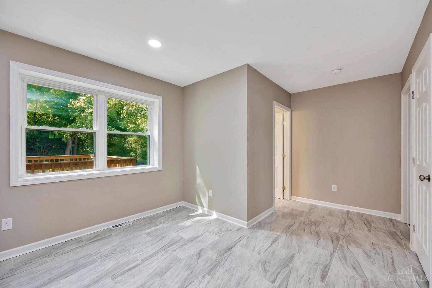 1059 Roxie Lane Cincinnati, OH 45224 - Photo 8 of 35 Gallery Image 8