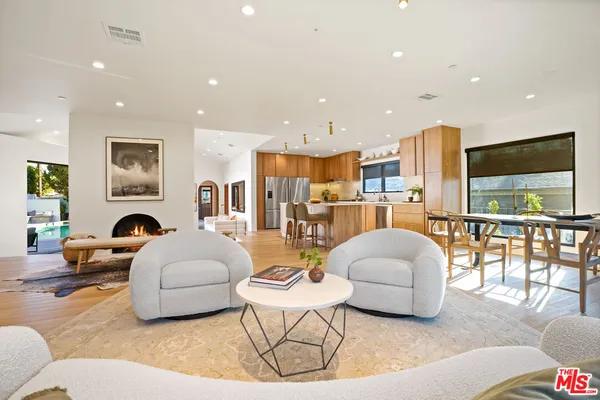 $1,795,000 | 11642 Hartsook Street, Valley Village, CA 91601