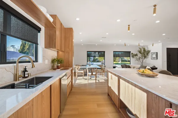 $1,795,000 | 11642 Hartsook Street, Valley Village, CA 91601