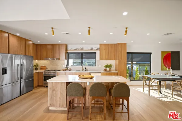 $1,795,000 | 11642 Hartsook Street, Valley Village, CA 91601