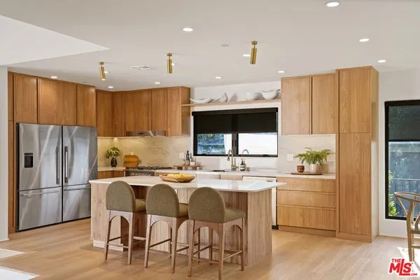 $1,795,000 | 11642 Hartsook Street, Valley Village, CA 91601