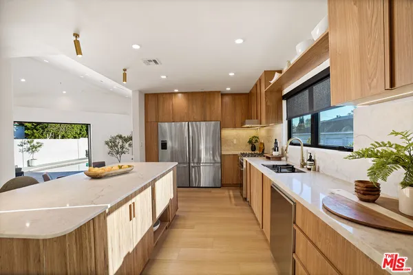 $1,795,000 | 11642 Hartsook Street, Valley Village, CA 91601