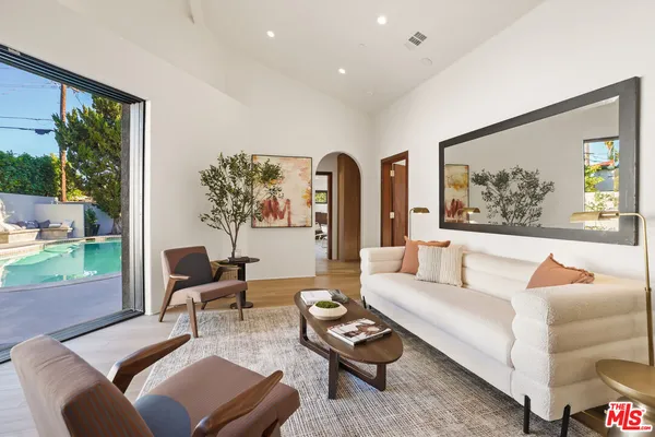 $1,795,000 | 11642 Hartsook Street, Valley Village, CA 91601