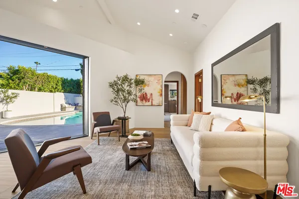 $1,795,000 | 11642 Hartsook Street, Valley Village, CA 91601