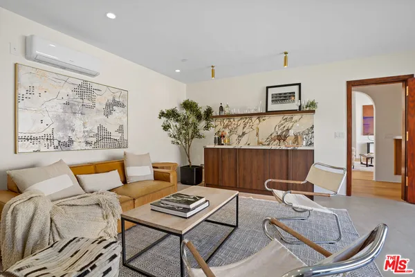 $1,795,000 | 11642 Hartsook Street, Valley Village, CA 91601