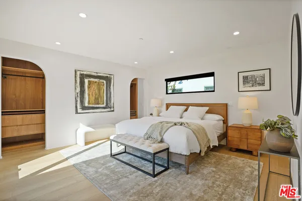 $1,795,000 | 11642 Hartsook Street, Valley Village, CA 91601