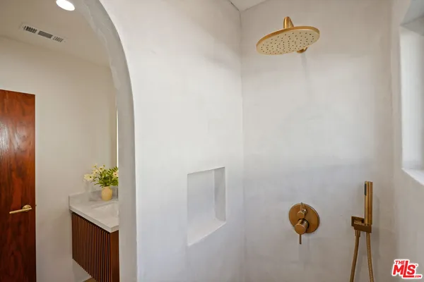 $1,795,000 | 11642 Hartsook Street, Valley Village, CA 91601
