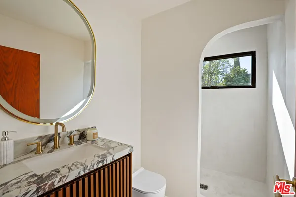 $1,795,000 | 11642 Hartsook Street, Valley Village, CA 91601