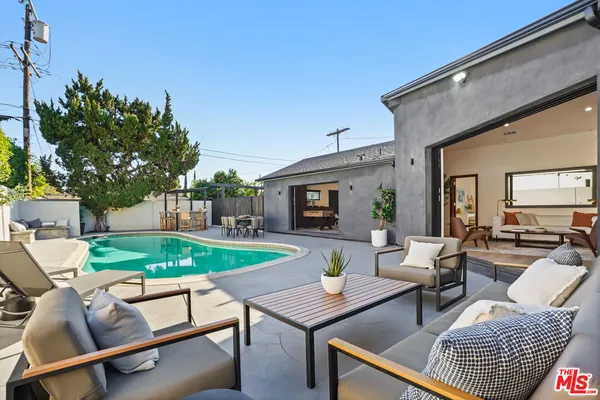 $1,795,000 | 11642 Hartsook Street, Valley Village, CA 91601